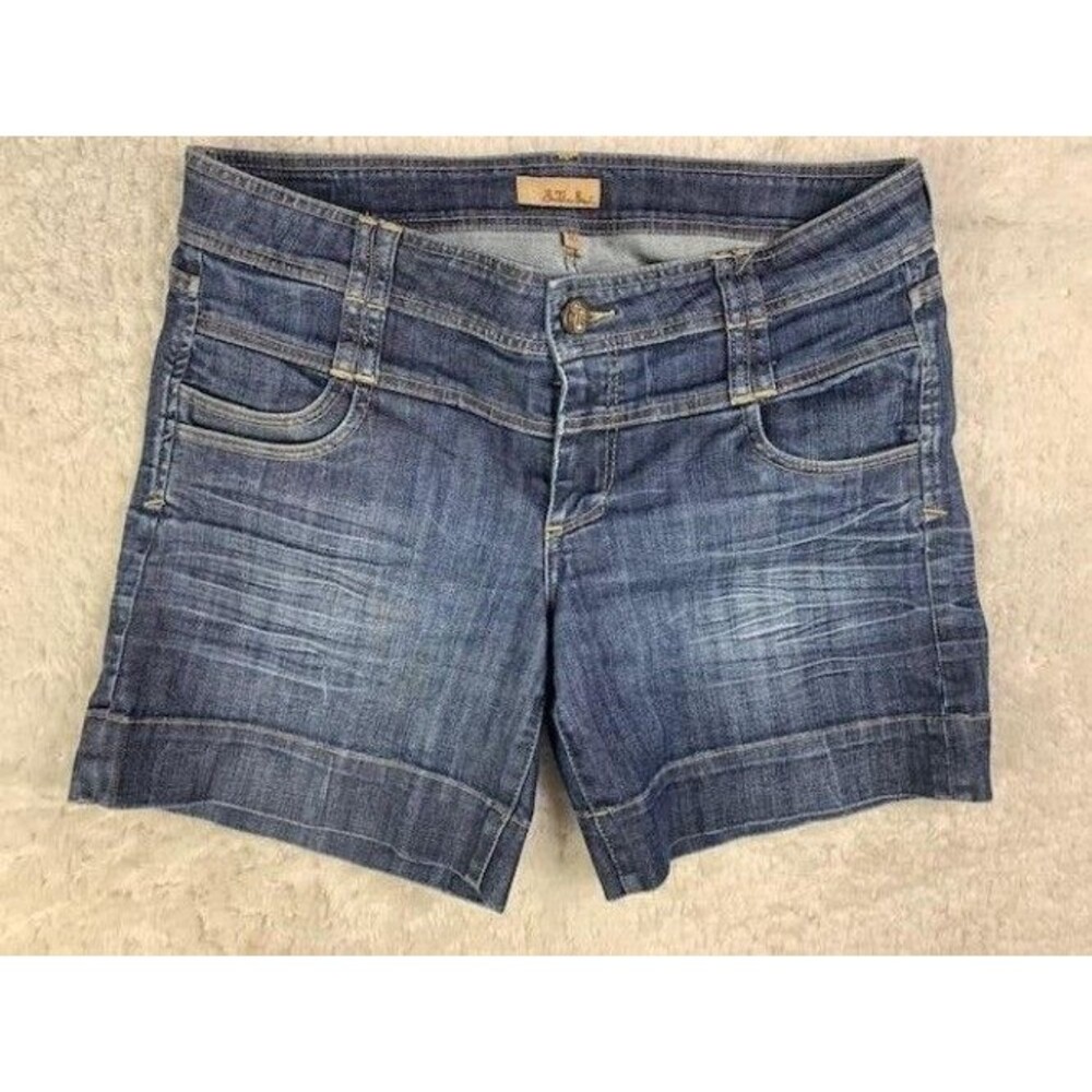 STS See The Soul Size 30 Women Shorts Stretch Midi Dark Wash Mid Rise Denim Jean
